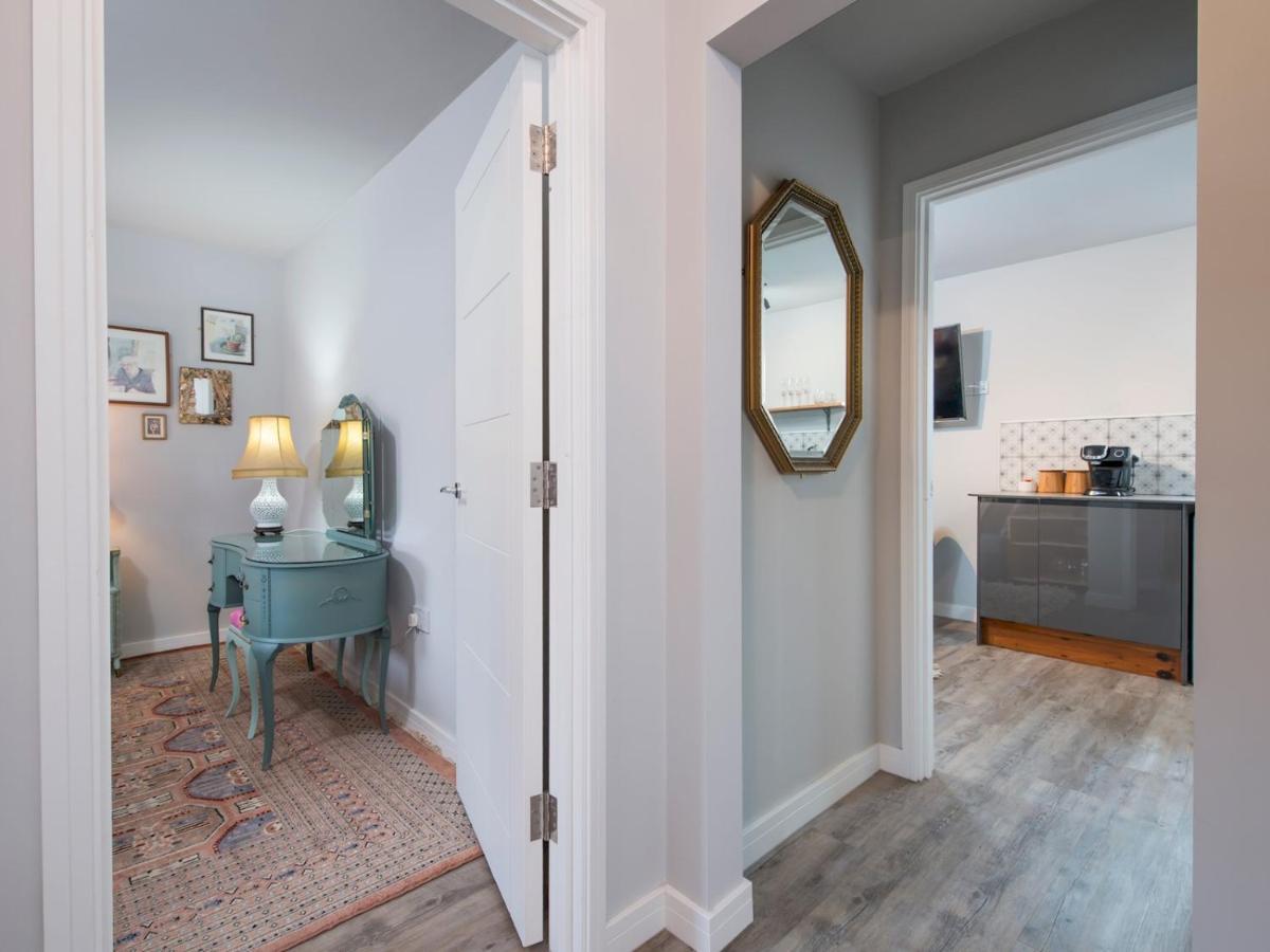 Pass The Keys New Stylish & Elegant 2 Bed Apartment In The City! Cardiff Buitenkant foto